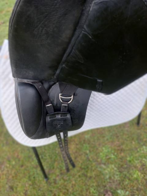 SELLE DE DRESSAGE ERIC THOMAS