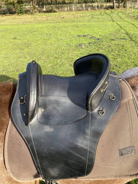 SELLE TH CUIR