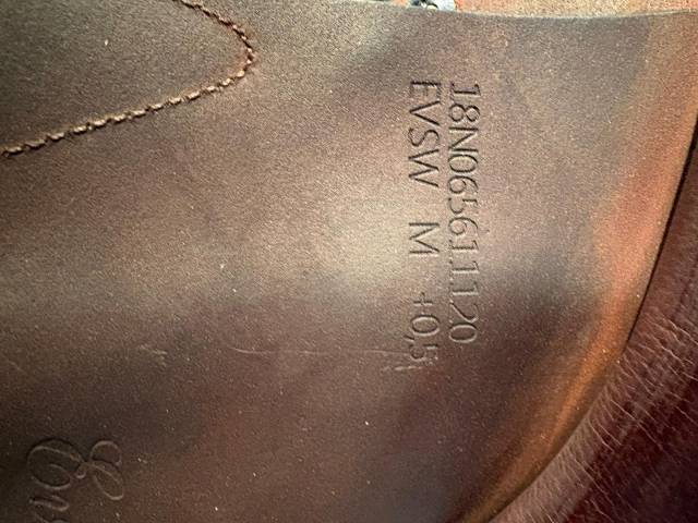 Selle Equipe Evolution liseré noir 18 P