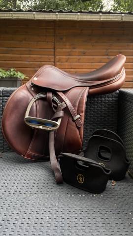 Selle en cuir brun, en excellent état