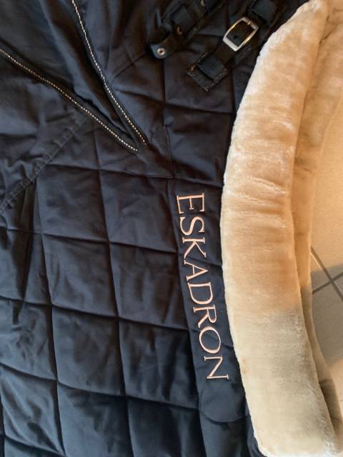 couverture d'écurie noire eskadron 200 gr 165 cm 