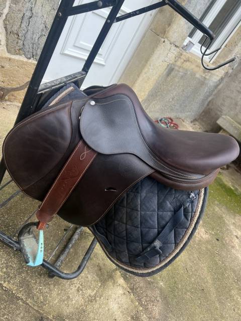 Selle antares signature 17 pouces. 