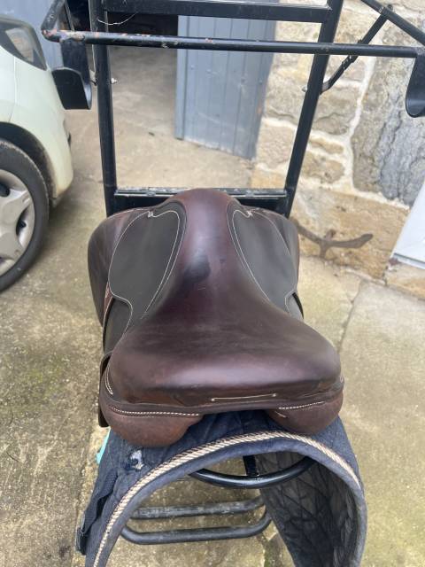 Selle antares signature 17 pouces. 