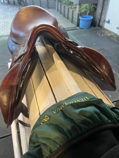 selle cross DEVOUCOUX super état