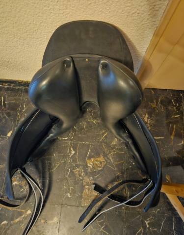 Selle IKONIC dressage 17.5