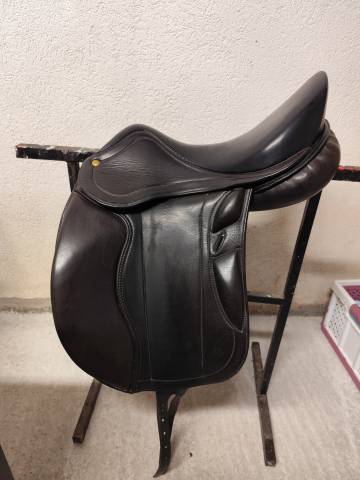 Selle dressage fleur de lys 17