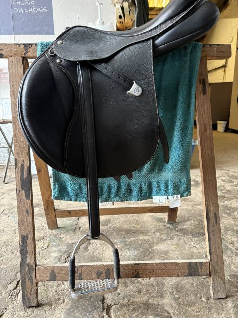 Selle BATES ELEVATION 17’