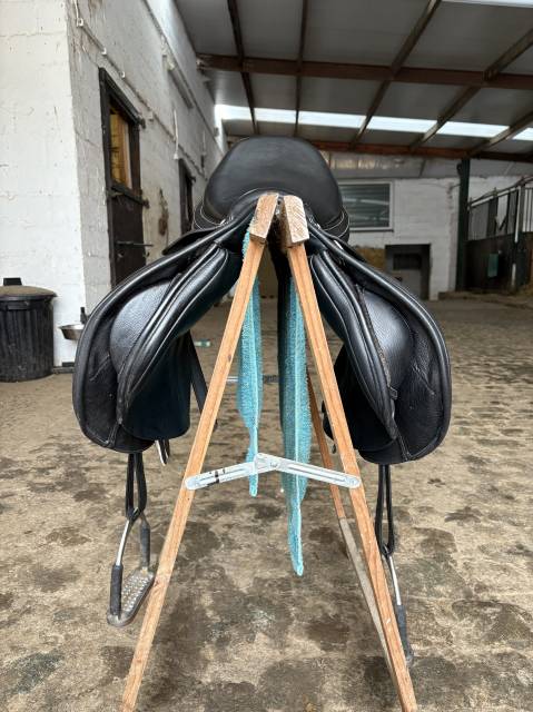 Selle BATES ELEVATION 17’