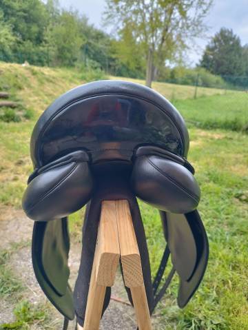 Selle Stubben Virginia dressage 17.5" arcade 32