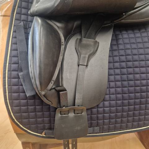 Selle de dressage neuve