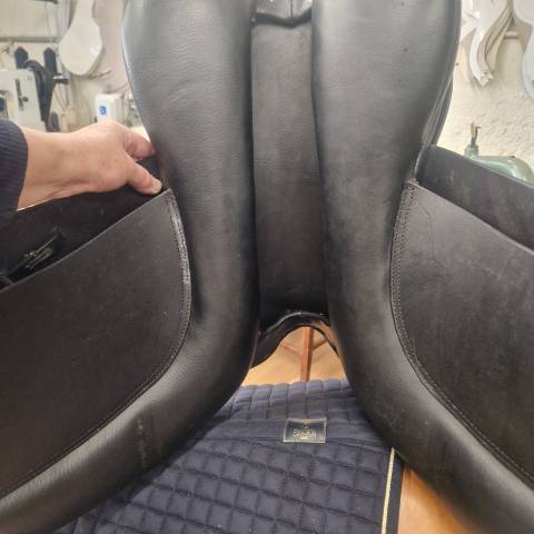 Selle de dressage neuve