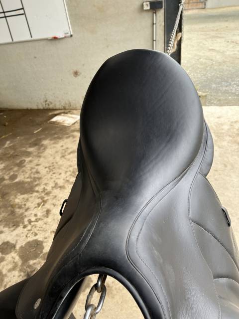 Selle dressage 18 pouces