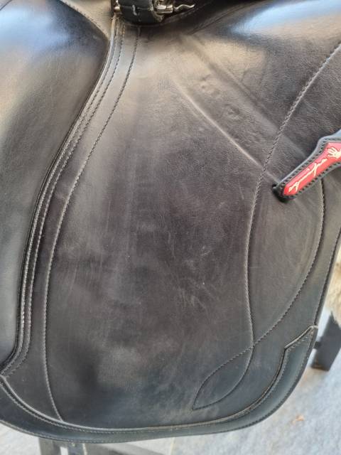 Selle de dressage Equipe 17 pouces