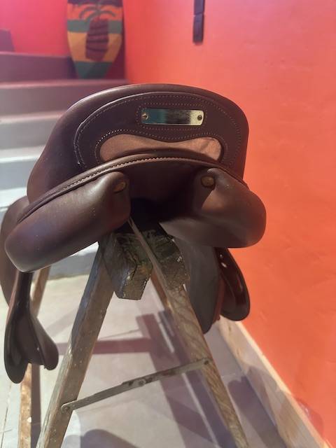 Selle Delgrange 17" etat neuf &agrave; saisir