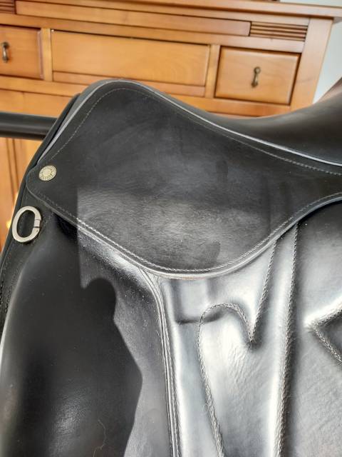 selle de dressage devoucoux Makila S année 2016 équipée