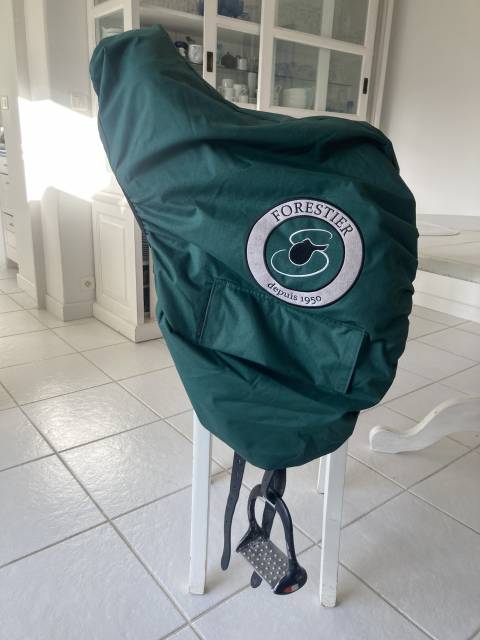 Selle de dressage Forestier Aachen 17 veau noir