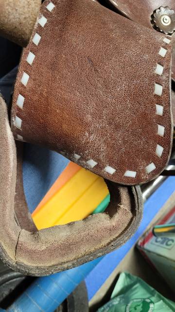 Selle Western enfant avec étriers et croupière