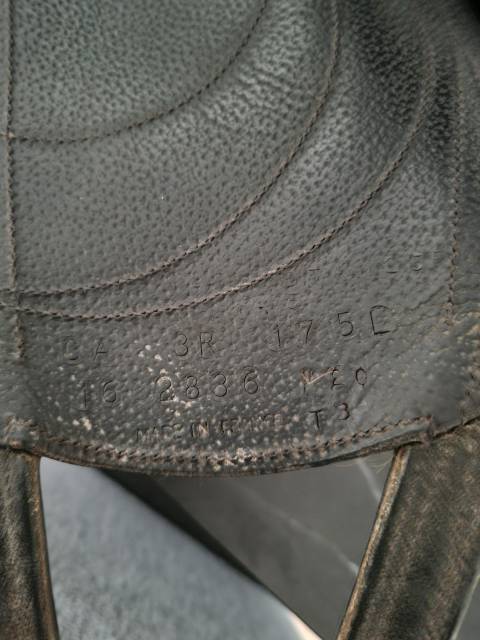 Vends Selle de Dressage Antar&egrave;s 17,5 pouces noire