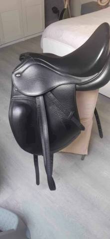 Selle Tekna Letek 17.5 pouces dressage