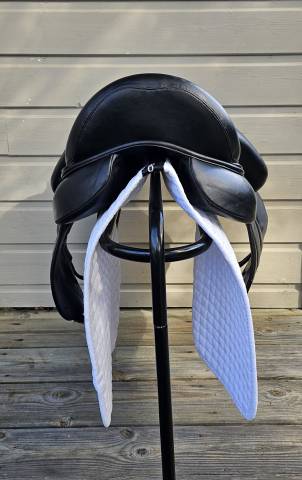 Selle de dressage Aachen Forestier 