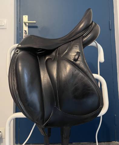 Selle de dressage Devoucoux Makila