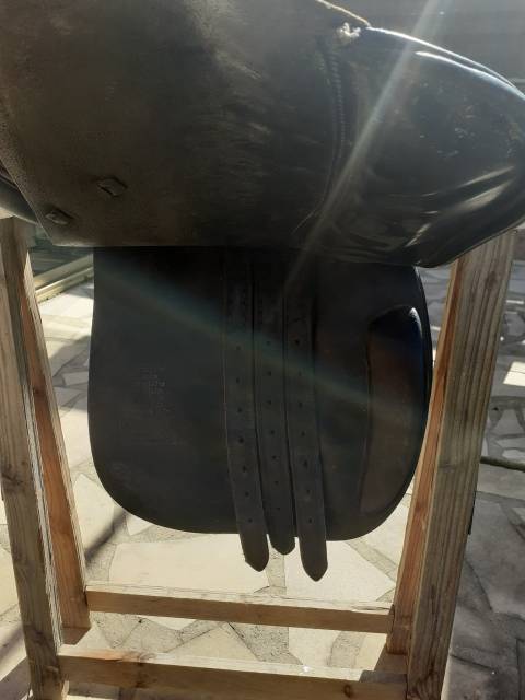 Selle équipée cuir fouganza 17"1/2 