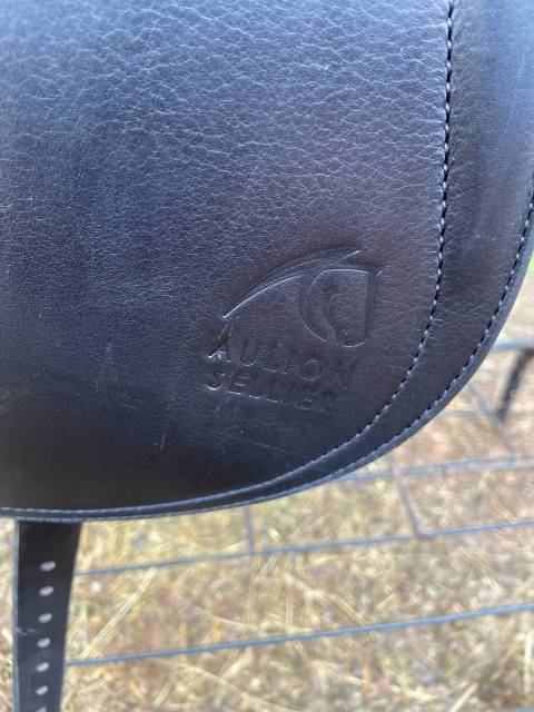 Selle de dressage Aulion 18 pouces neuve