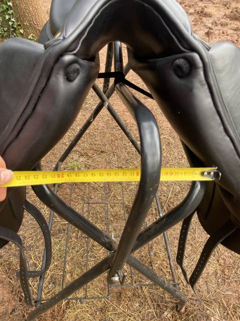 Selle de dressage Aulion 18 pouces neuve