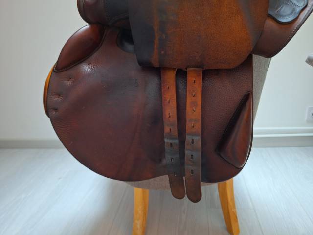 ? À VENDRE – SELLE D’OBSTACLE DELGRANGE PARTITION ?