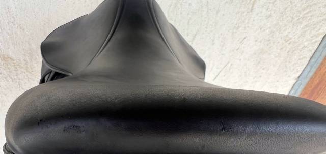 Selle semi creuse noire CSO BUTET 2024