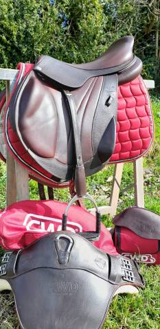 Selle CWD équipée 17,5  mono quartier 