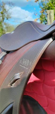 Selle CWD équipée 17,5  mono quartier 