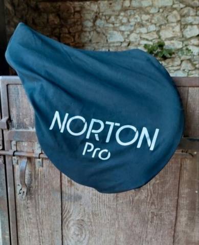 Selle Norton 17" Noire