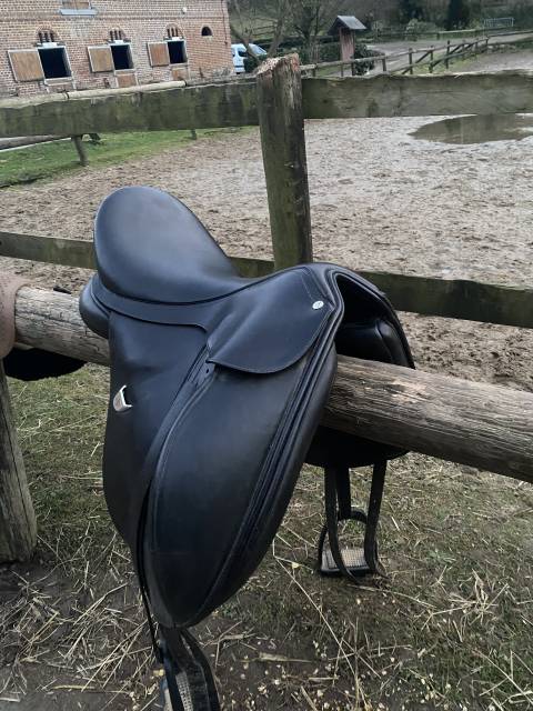 Selle de dressage Bates 