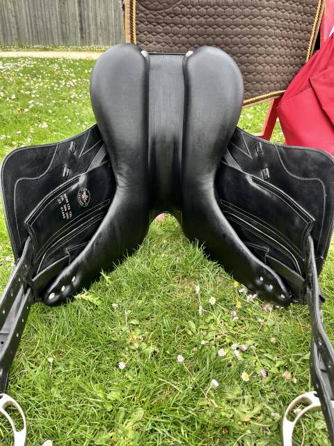 Vend selle de dressage CWD SE 08