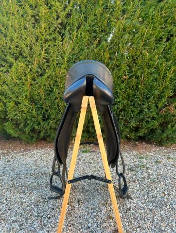 ﻿﻿Selle de dressage Forestier  ﻿﻿Modèle : Carlos Pinto