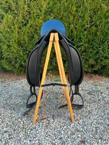 ﻿﻿Selle de dressage Forestier  ﻿﻿Modèle : Carlos Pinto