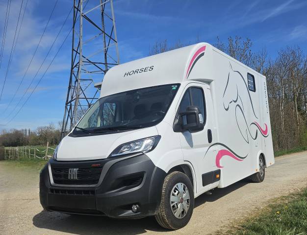 Camion VL FIAT DUCATO 180 2.5 D 3 places, avec HOMECAR