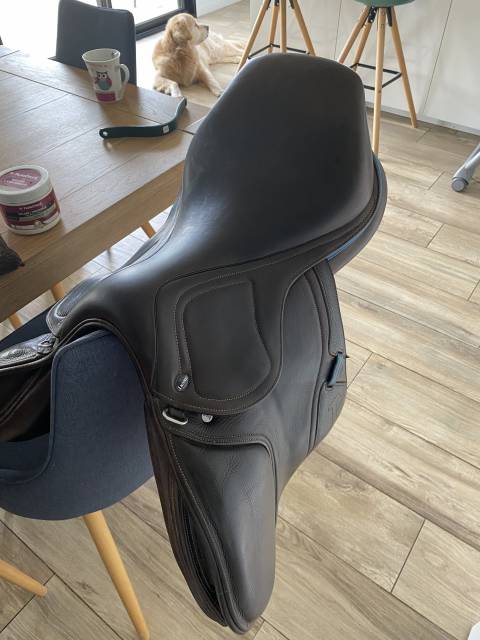 Selle ikonic taille 17 