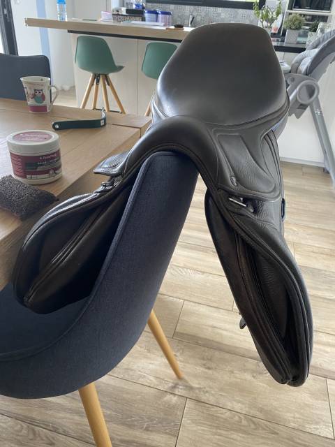 Selle ikonic taille 17 