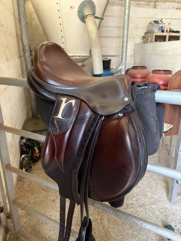 Selle Rebelle 17,5 en très bon état 