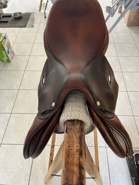 Vends selle plate Butet 18 pouces 