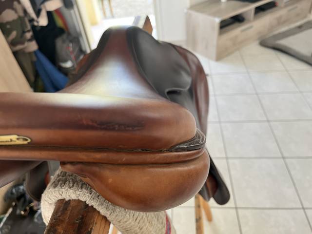 Vends selle plate Butet 18 pouces 