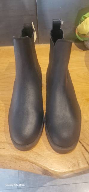 Boots neuves avec étiquette pointure 39