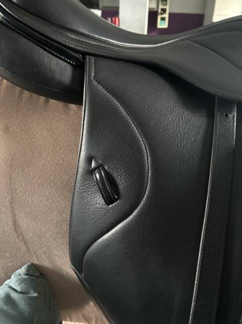 Selle de dressage ikonic light 