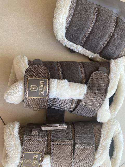 Ensemble guêtres et cloches Eskadron