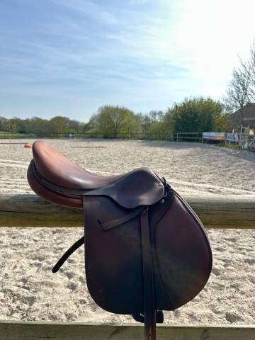 Selle Butet de 2019, taille 17"5 quartier 250