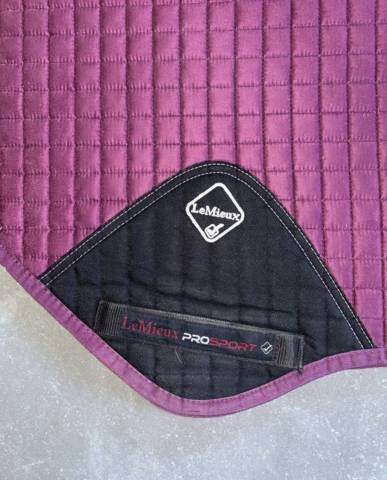 Tapis Lemieux Suede Close contact Square  Prune 