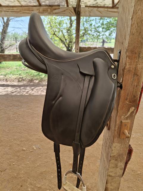 Selle dressage Devoucoux Mendia 17,5
