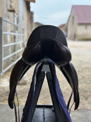 Selle dressage Childeric 17.5